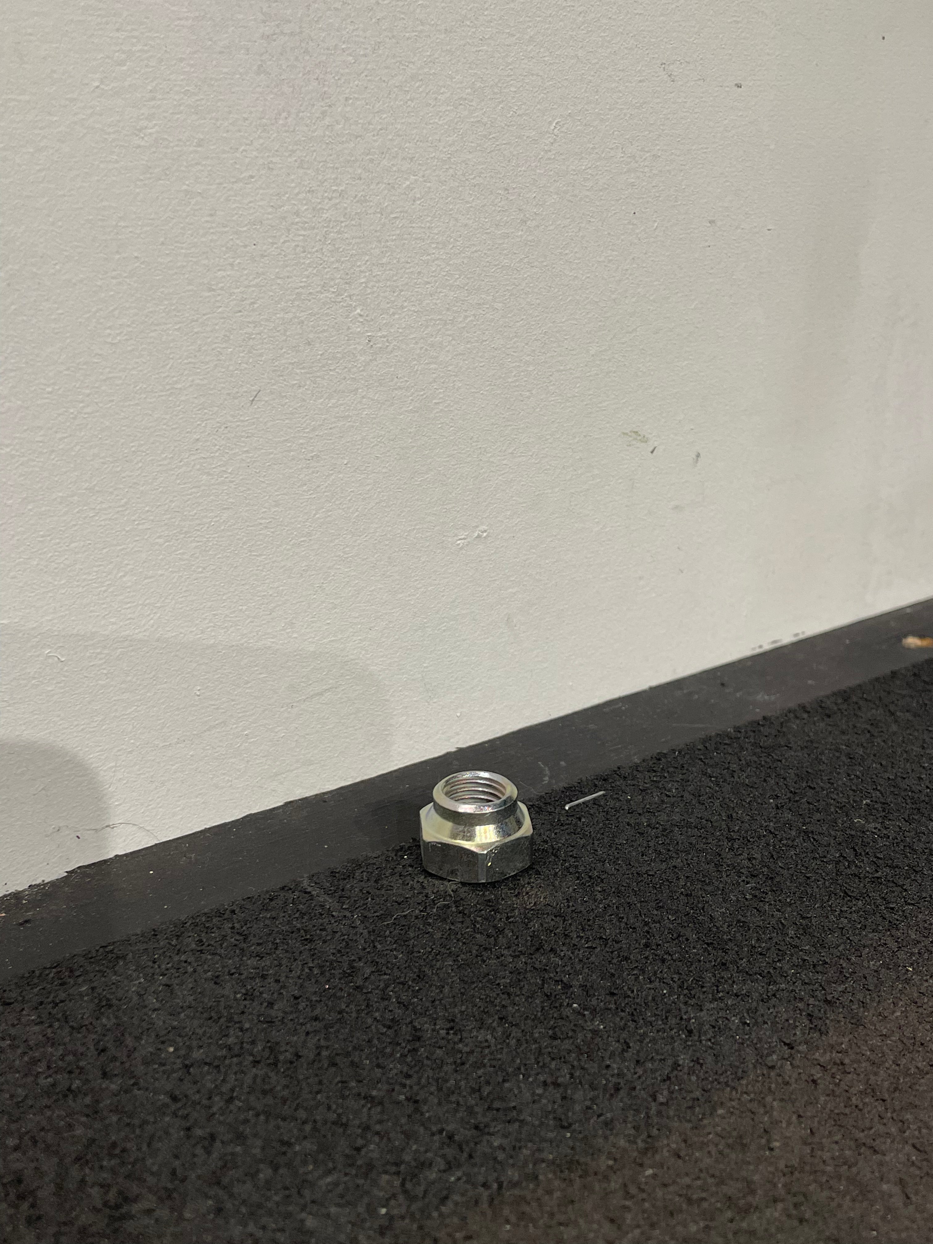 Mutter Till Framhjul Ape 50