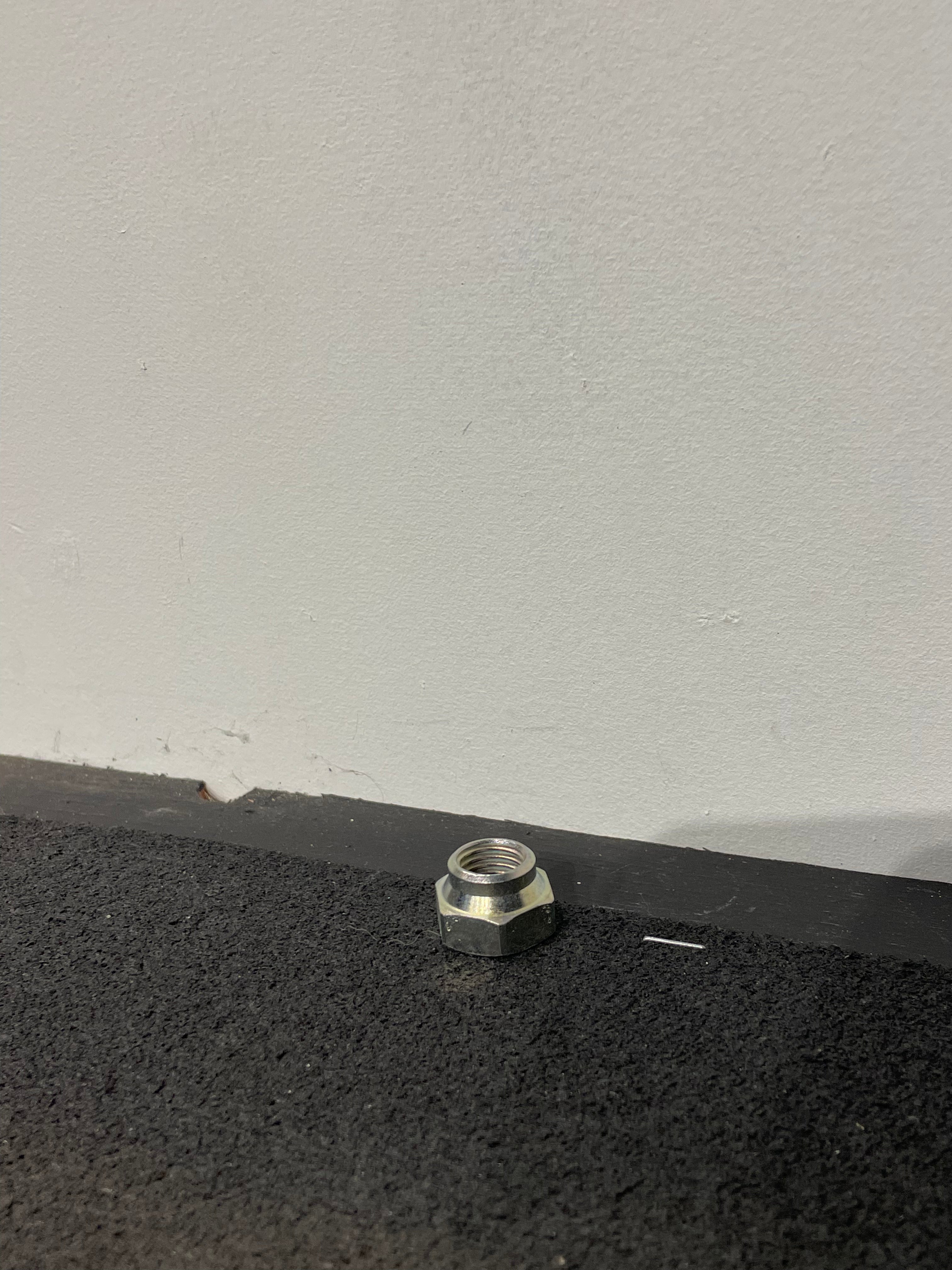 Mutter Till Framhjul Ape 50