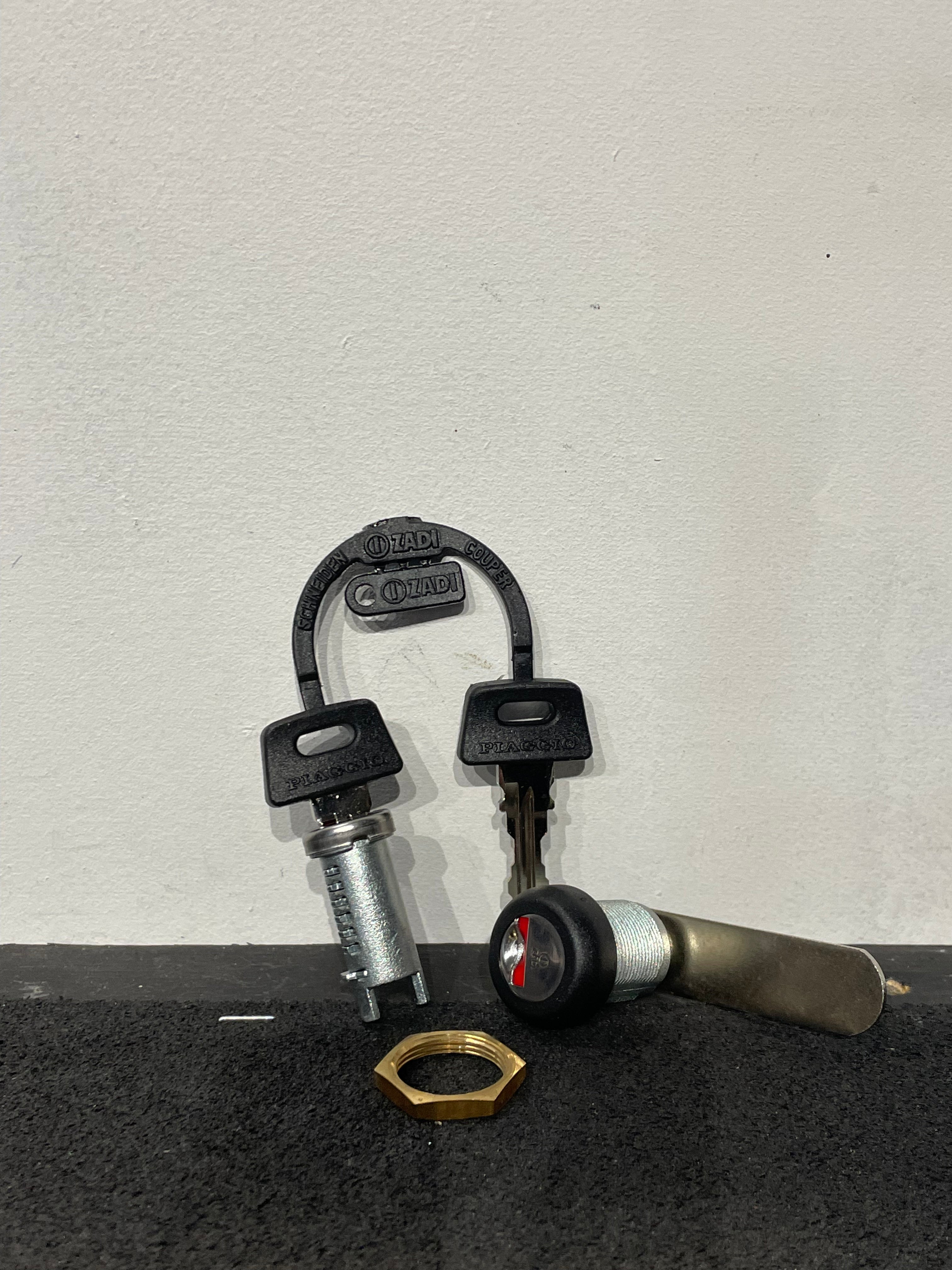 Låssats Tändning & Sidodörr Ape 50