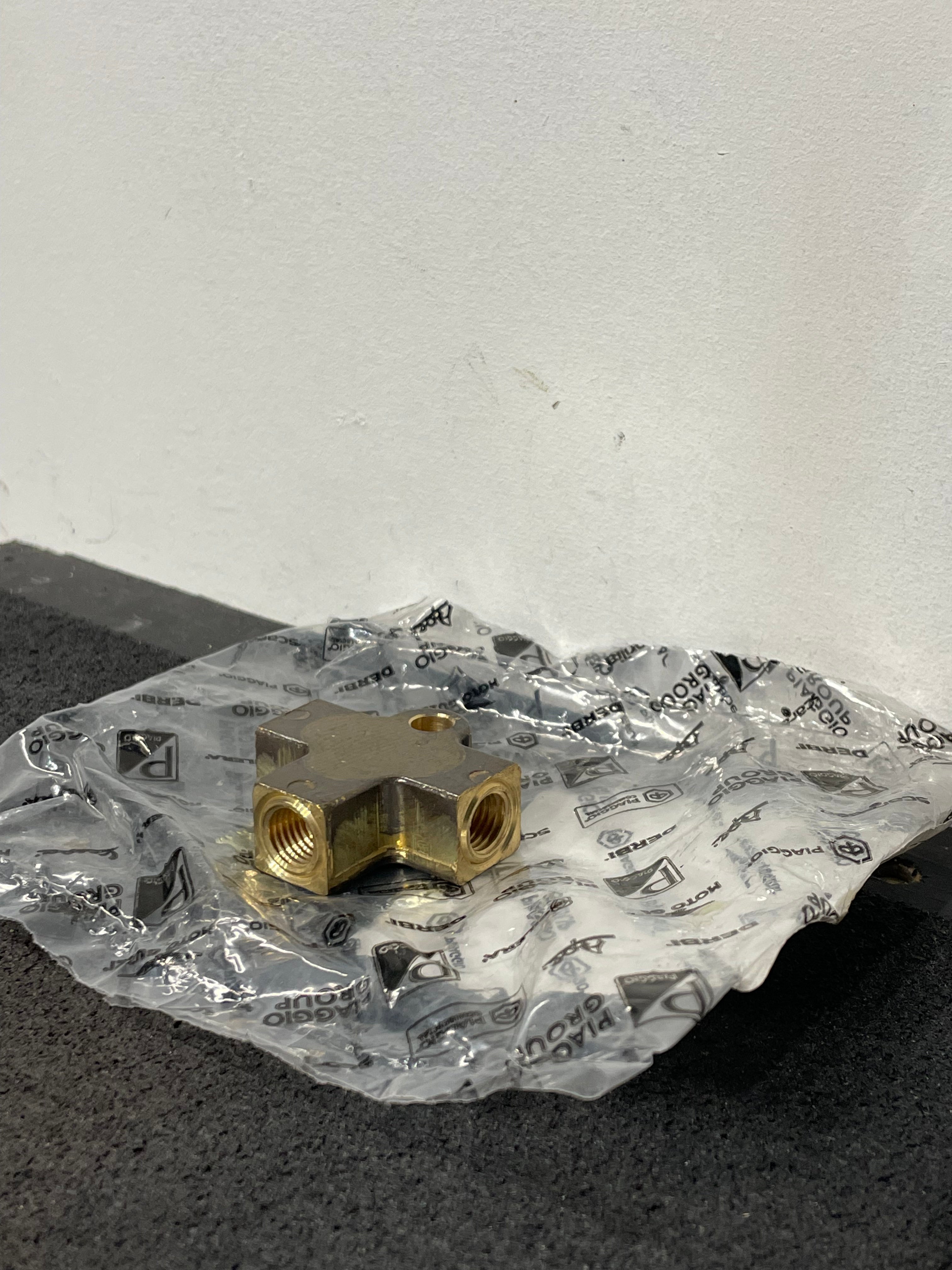 Bromsslangsfördelare Ape 50